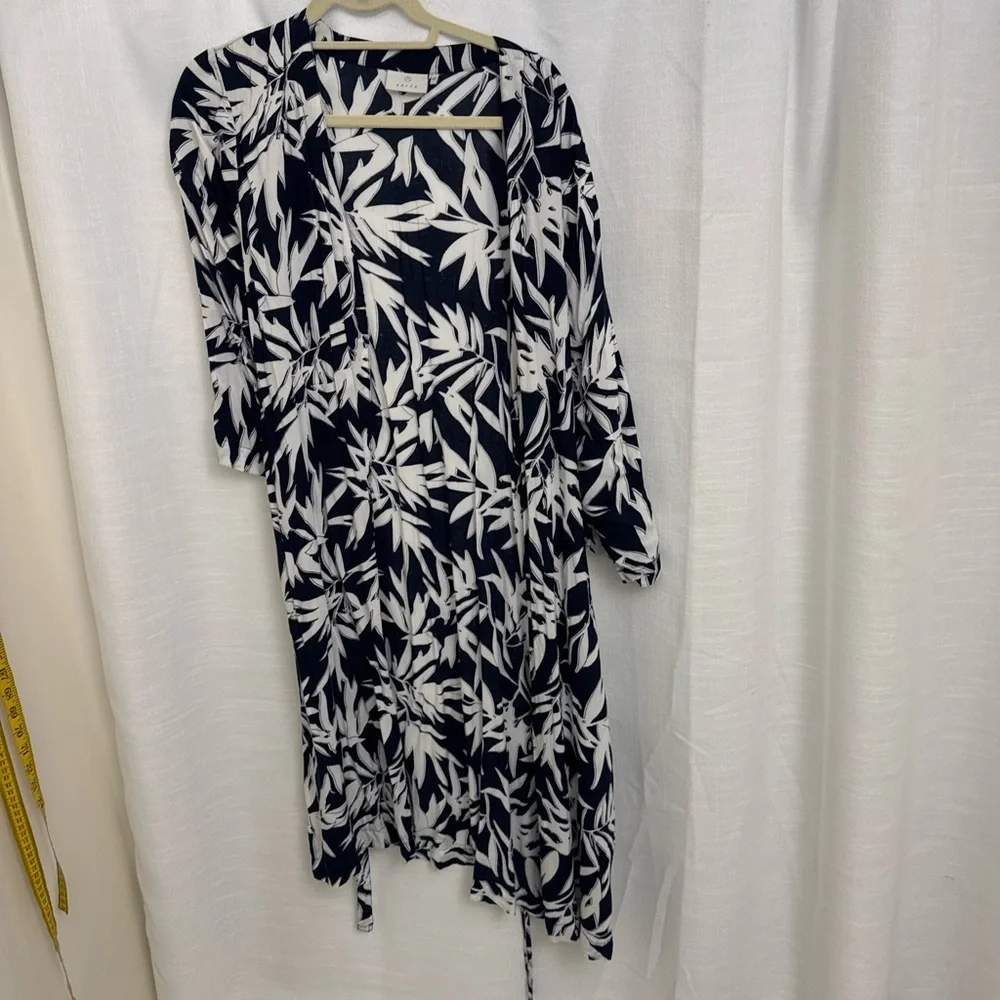 Navy and White Leaf Print Kimono Top - Picture 2 of 7